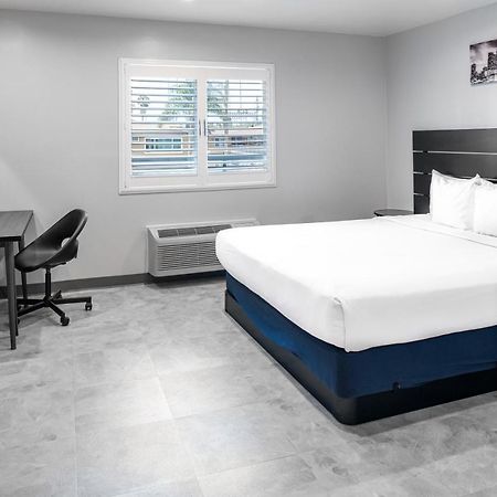 Hollywood Inn Express Lax Inglewood Dış mekan fotoğraf