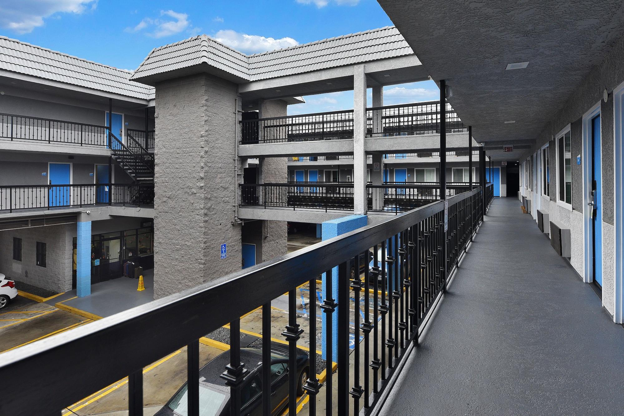 Hollywood Inn Express Lax Inglewood Dış mekan fotoğraf